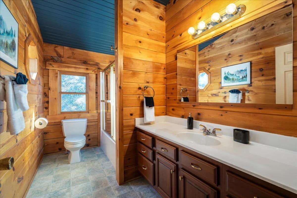 Movie Theater Arcade Hot Tub Grill Views Villa McGaheysville Eksteriør bilde